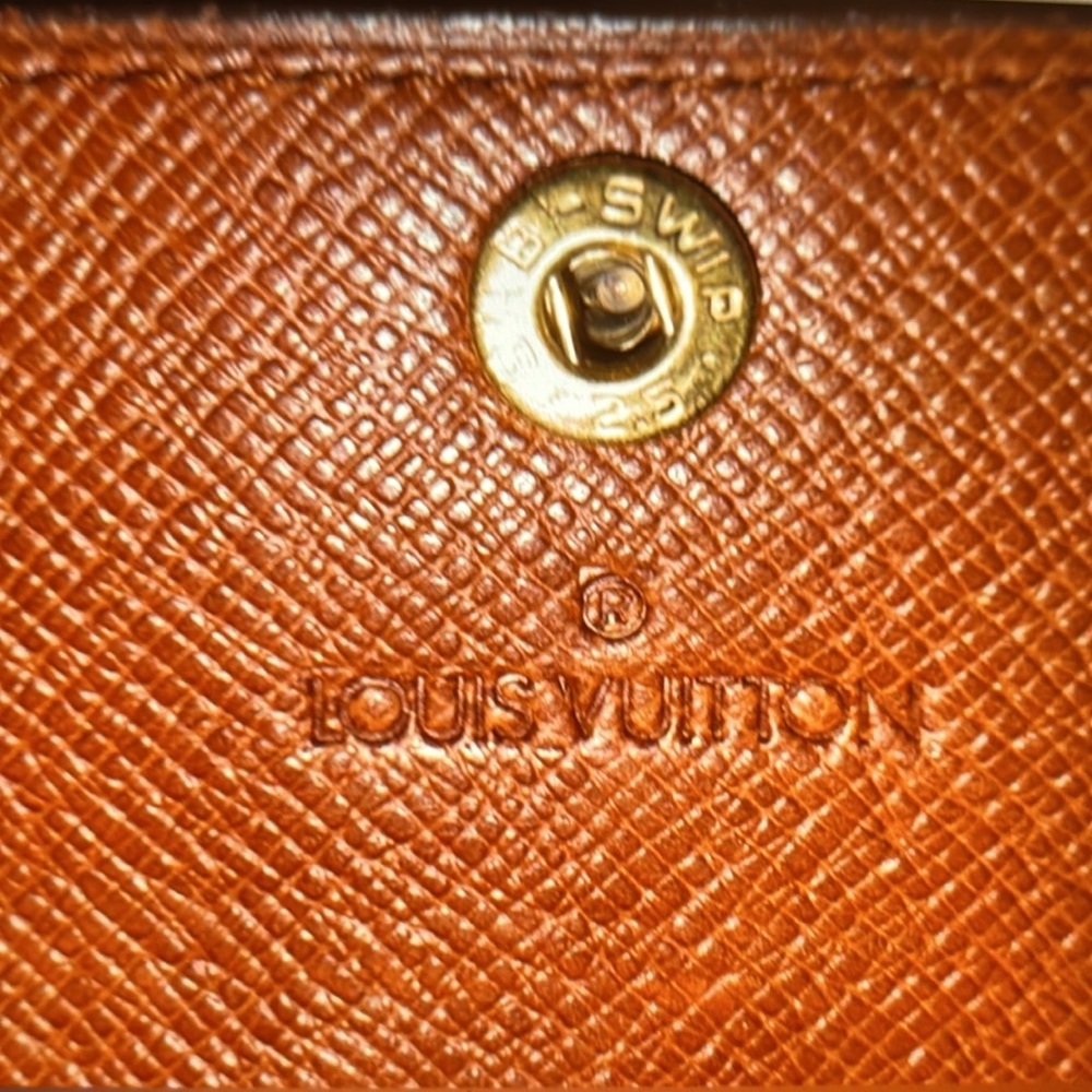 Louis Vuitton Brown and Gold Monogram Key holder/ Card case - Picture 6 of 9